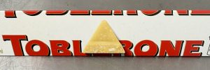 Toblerone white chocolade 3.52 oz - Image 2